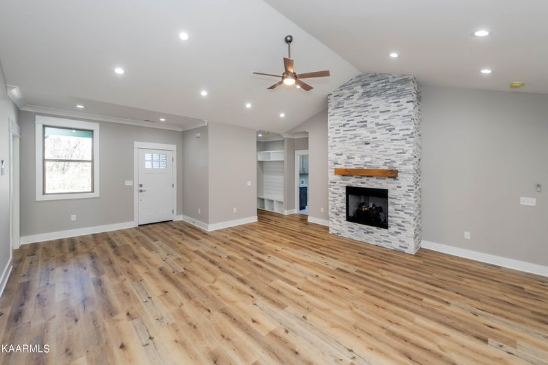 204 Ogana Ln, Loudon, TN 37774
