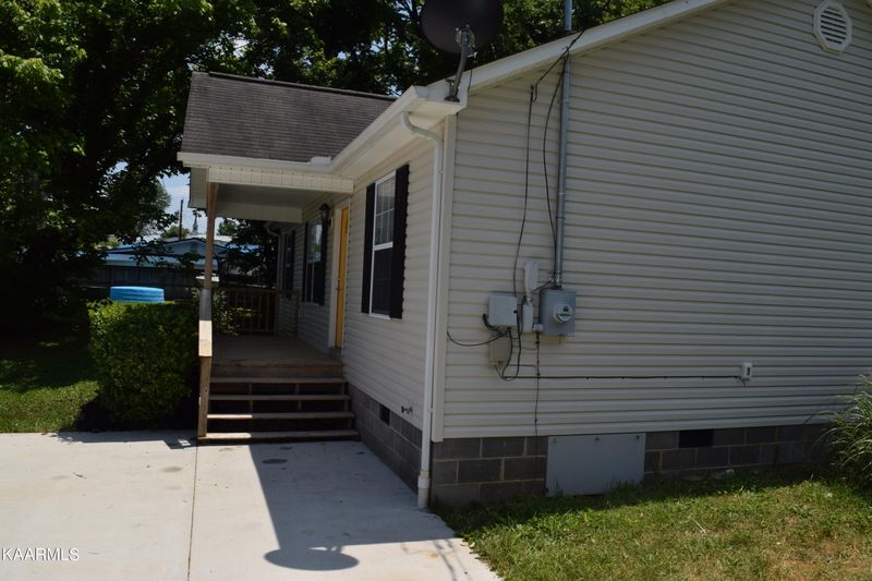 204 S Cumberland Ave, Lafollette, TN 37766