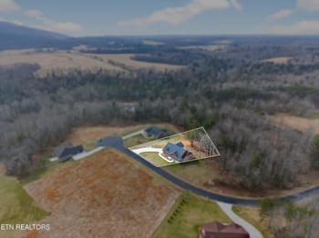 204 Suzie Ct, Crossville, TN 38555