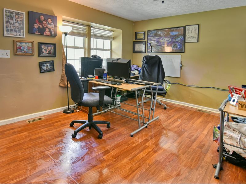 204 Wadsworth Pl, Oak Ridge, TN 37830