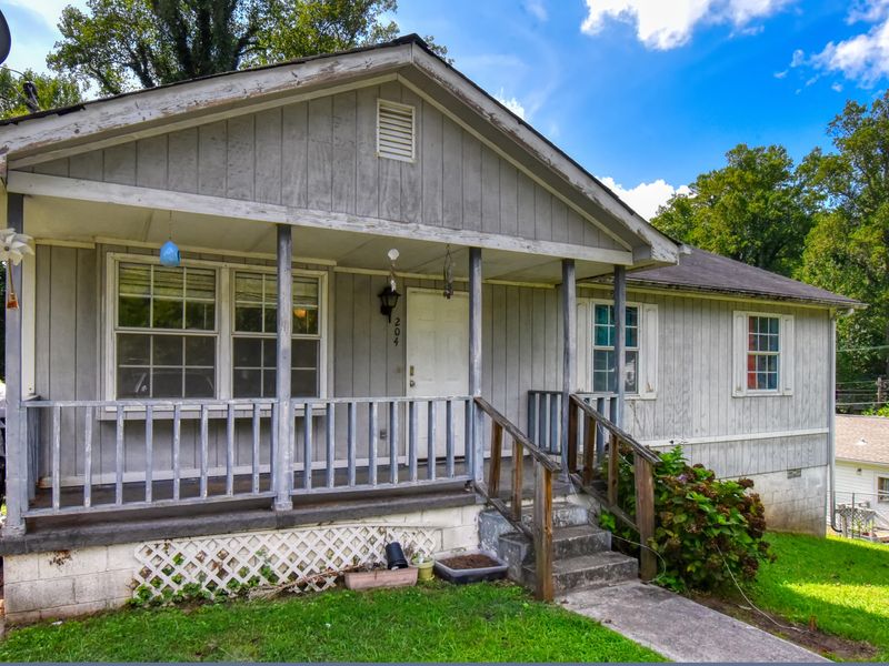 204 Wadsworth Pl, Oak Ridge, TN 37830