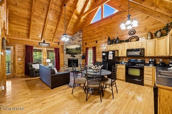 2040 Cougar Crossing Way, Sevierville, TN 37862