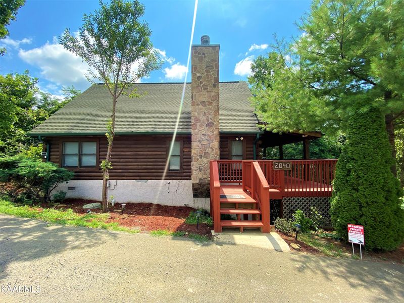 2040 Eagle Feather Dr, Sevierville, TN 37876