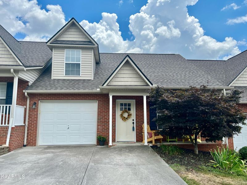 2040 Gatehouse Ln, Powell, TN 37849