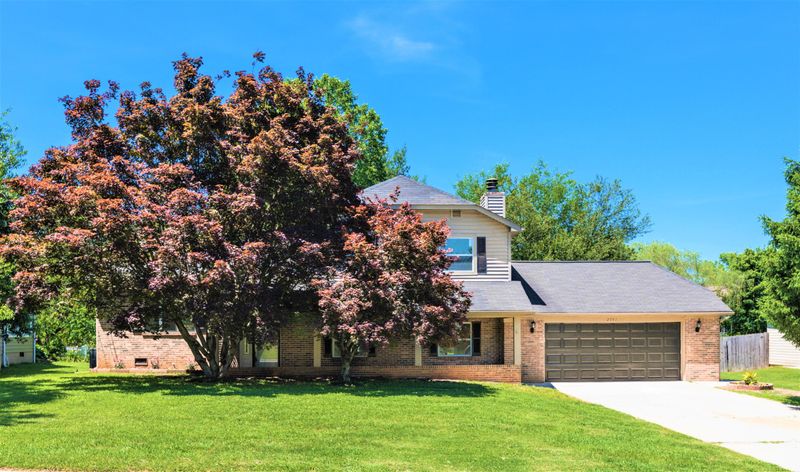 2041 Bishops Bridge Rd, Knoxville, TN 37922