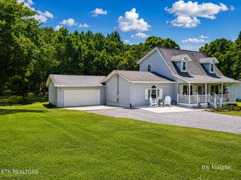 2042 Dutch Valley Rd, Clinton, TN 37716