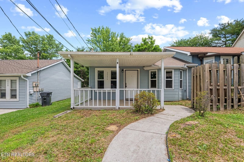 2046 Countryhill Ln, Knoxville, TN 37923