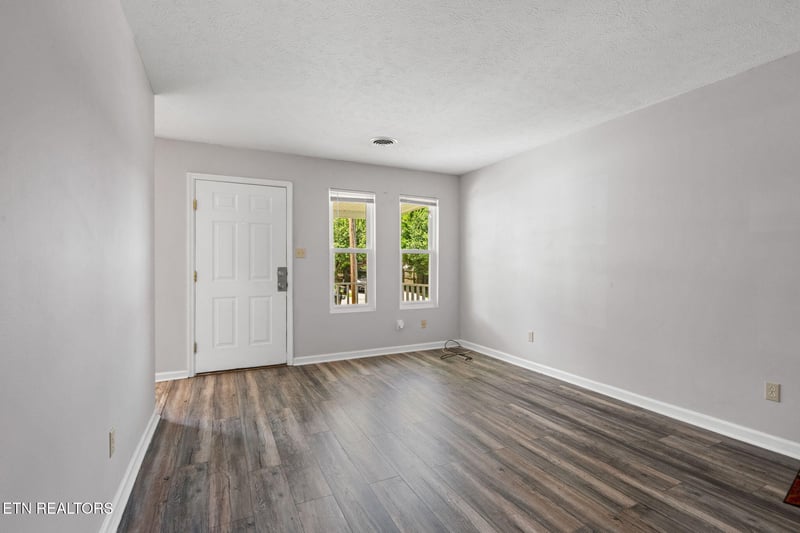 2046 Countryhill Ln, Knoxville, TN 37923