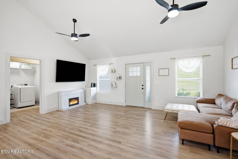 2046 Kings View Loop, Seymour, TN 37865