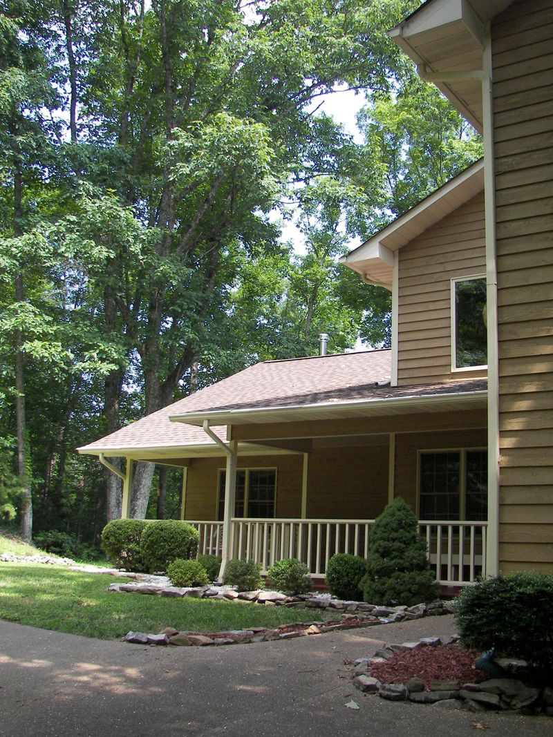 2047 Dogwood Tr, Walland, TN 37886