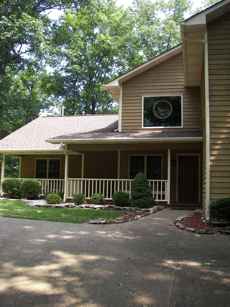 2047 Dogwood Tr, Walland, TN 37886