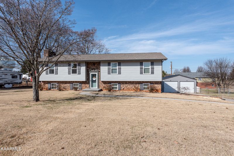 2047 Eckles Dr, Maryville, TN 37804