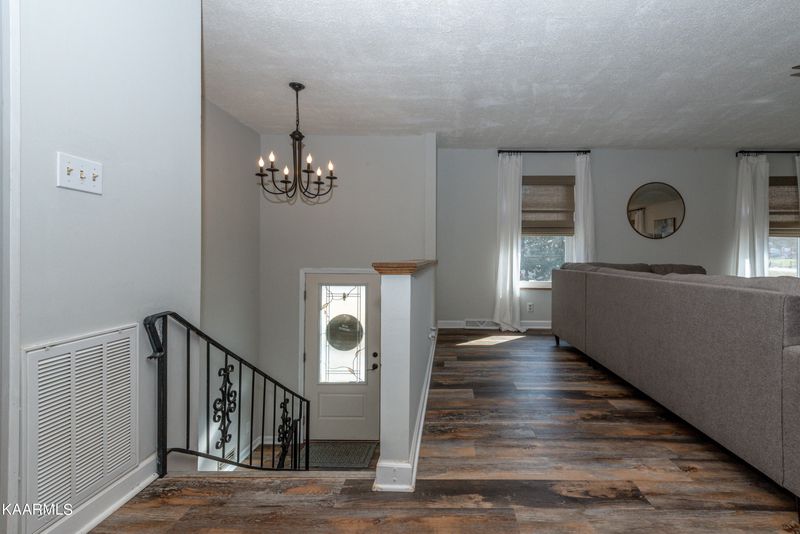 2047 Eckles Dr, Maryville, TN 37804
