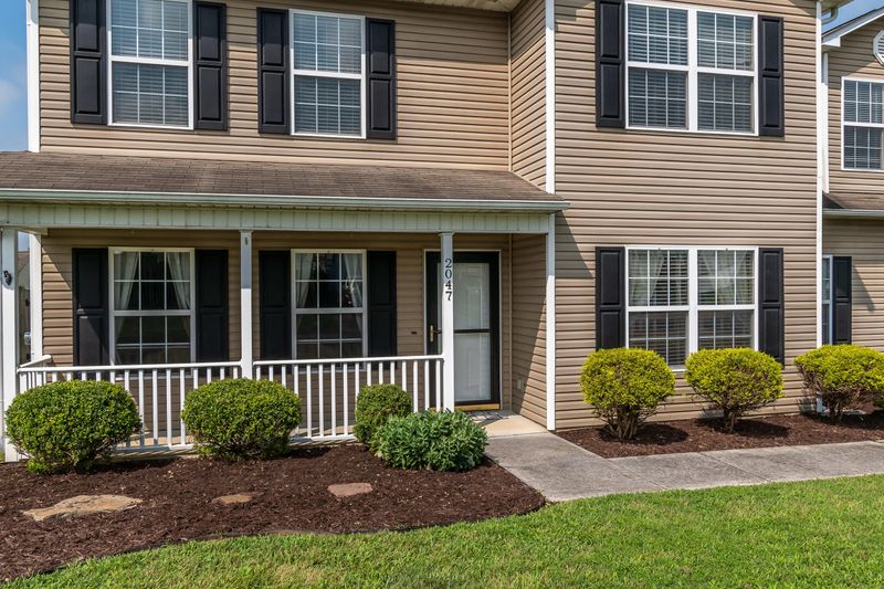 2047 Farmstead Ln, Powell, TN 37849