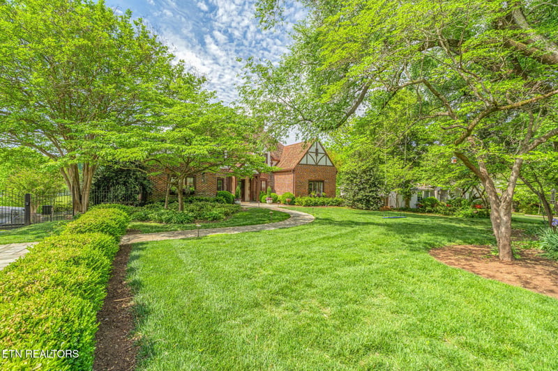 2048 Cherokee Blvd, Knoxville, TN 37919