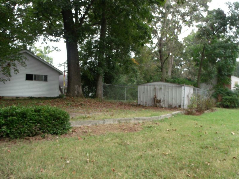 2049 Staff Dr, Mascot, TN 37806