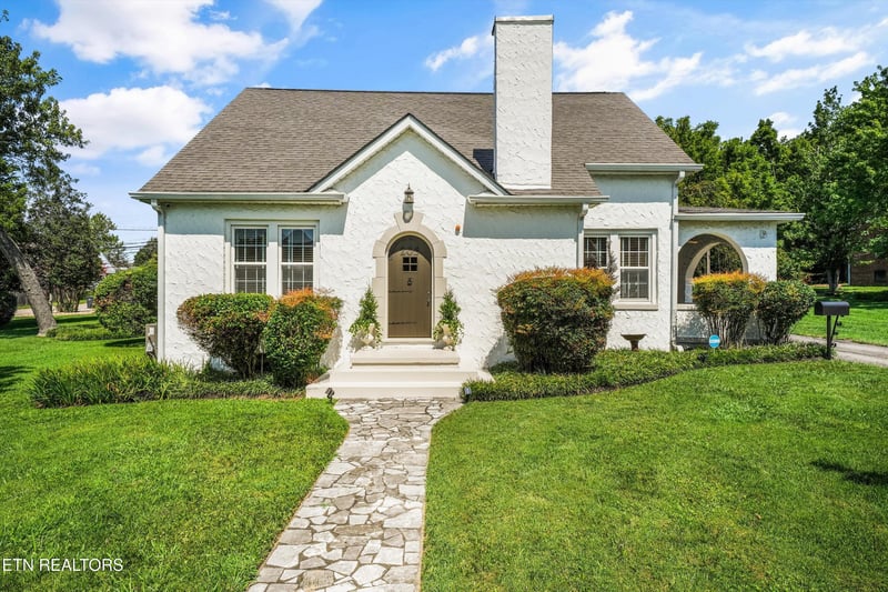 205 Adair Dr, Knoxville, TN 37918