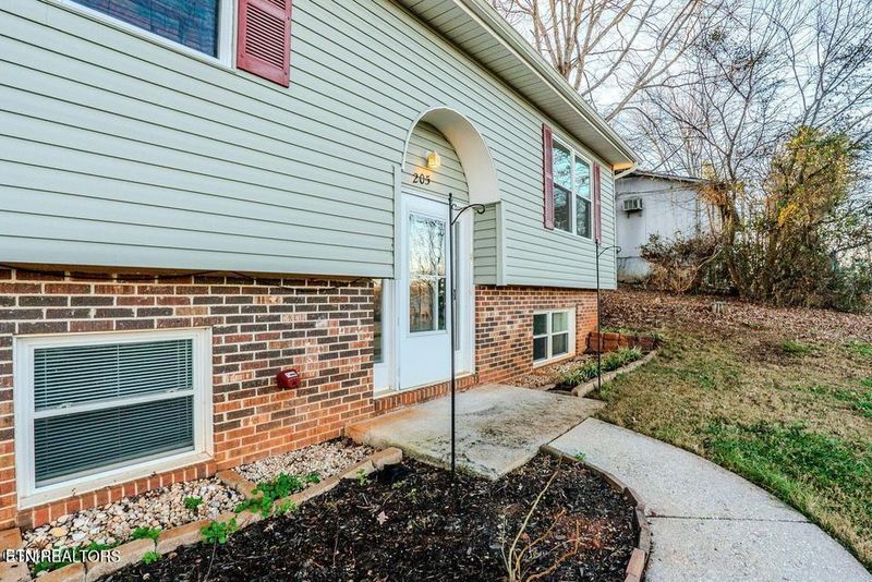 205 Blue Ridge Ln, Seymour, TN 37865