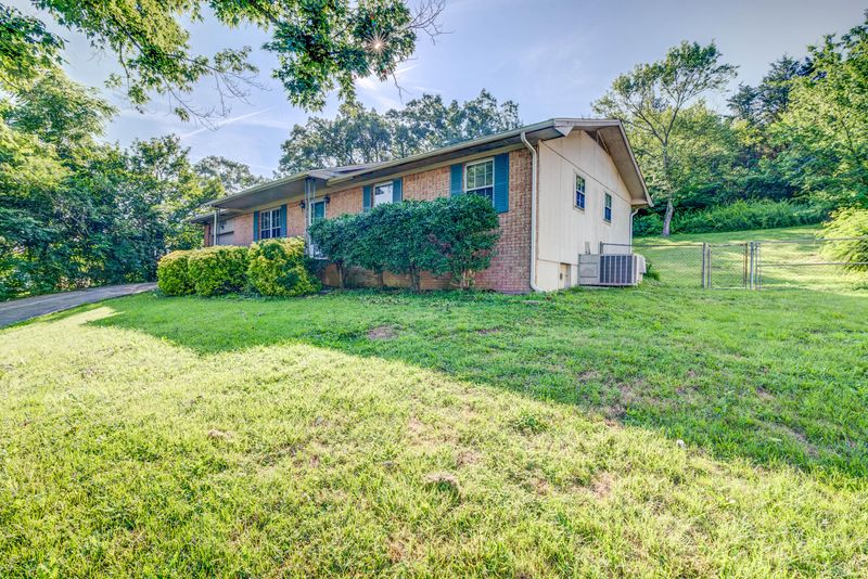 205 Christin Dr, Clinton, TN 37716