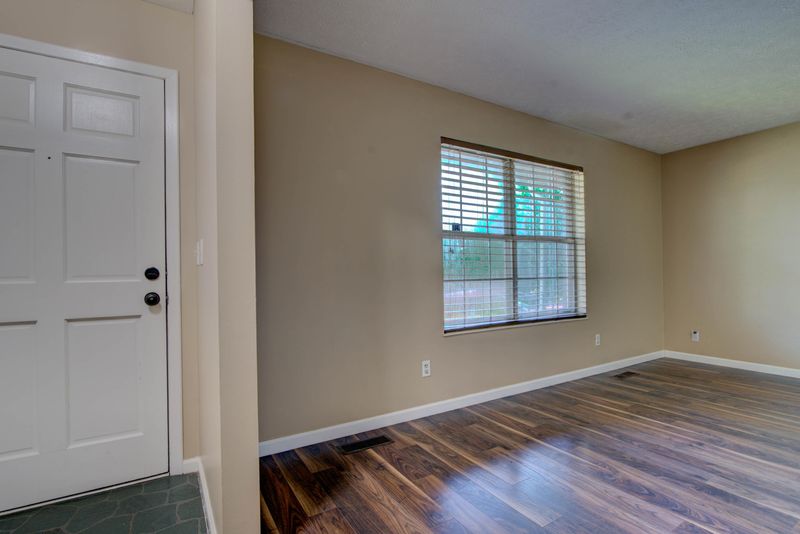 205 Christin Dr, Clinton, TN 37716