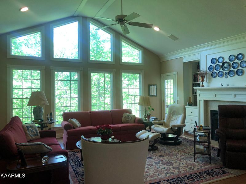 205 Connors Cir, Oak Ridge, TN 37830