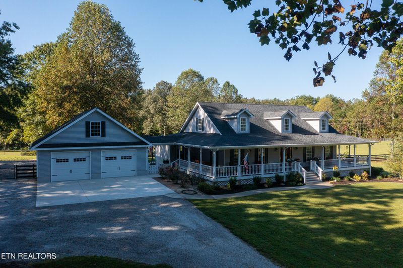 205 Crest View Dr, Sunbright, TN 37872