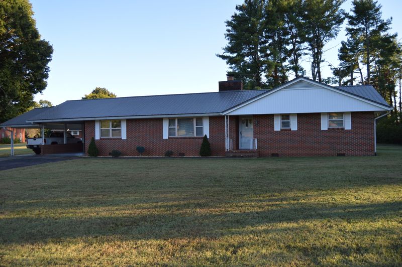 205 Douglas Ave, Sweetwater, TN 37874