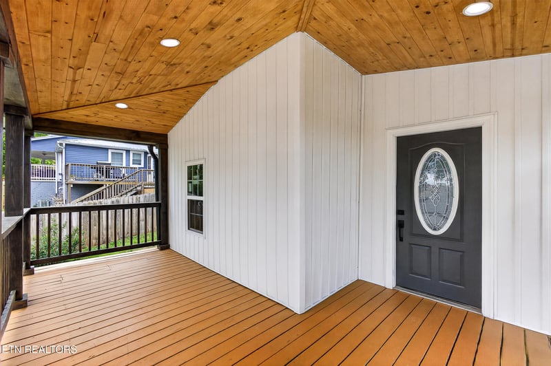 205 E 1st Ave, Lenoir City, TN 37771