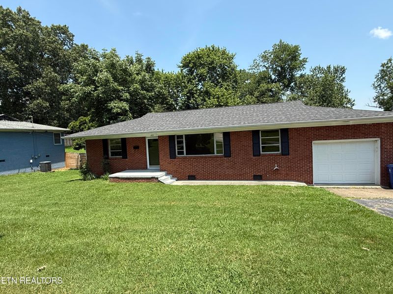 205 Elm St, Clinton, TN 37716