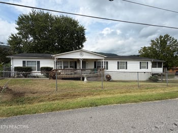 205 Hillcrest Ave, Rocky Top, TN 37769