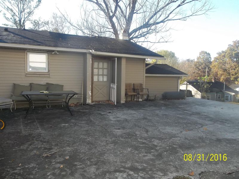 205 Howard Ave, Harriman, TN 37748
