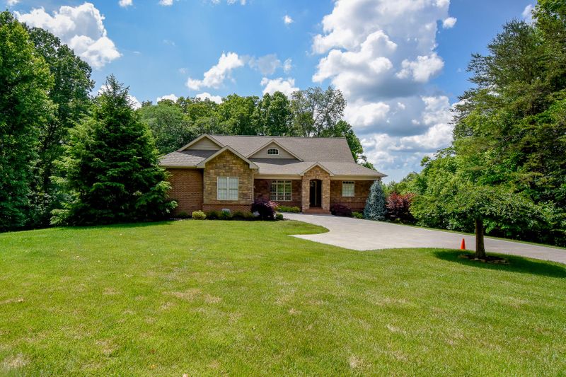 205 Hughes Rd, Greenback, TN 37742