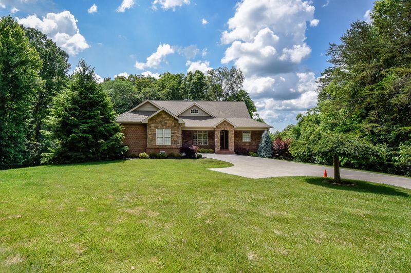 205 Hughes Rd, Greenback, TN 37742