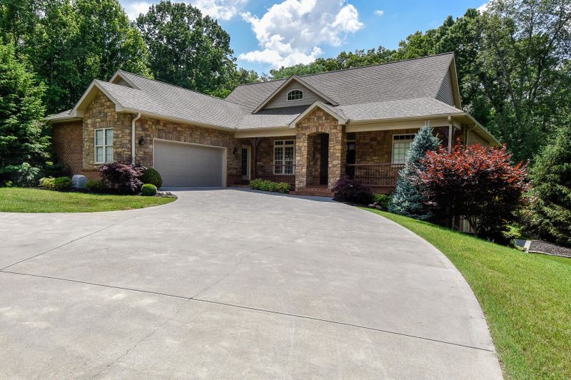 205 Hughes Rd, Greenback, TN 37742