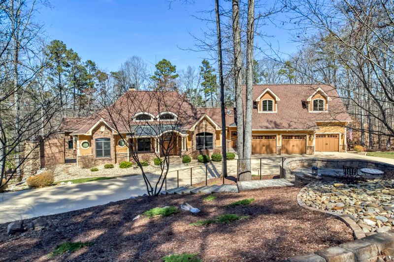 205 Kawatuska Ln, Loudon, TN 37774