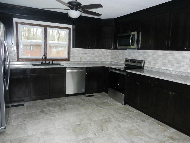 205 Kelsay Dr, Kingston, TN 37763