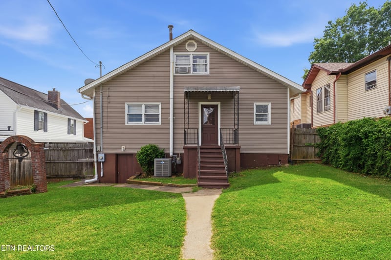 205 Kingston St, Lenoir City, TN 37771