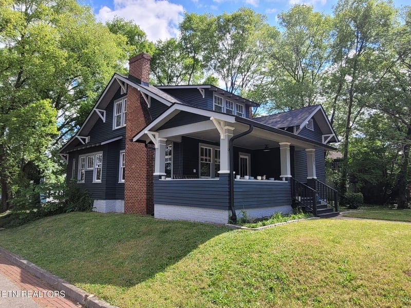 205 Leonard Pl, Knoxville, TN 37917