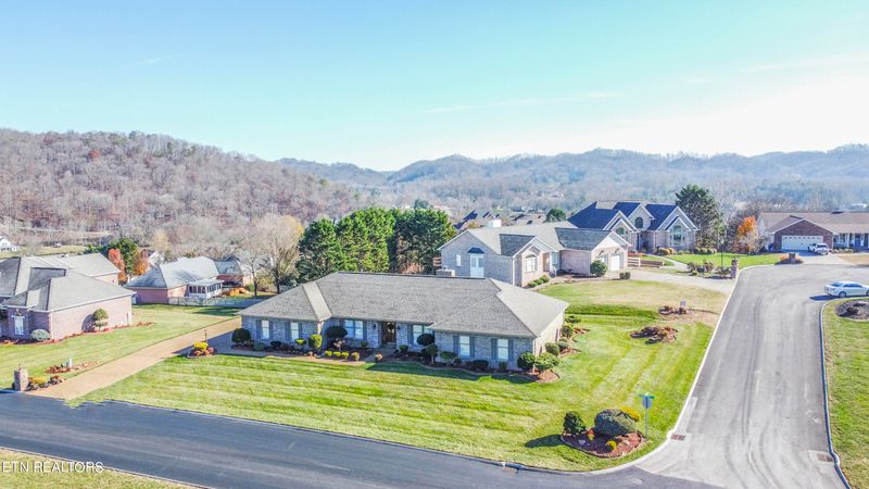 205 Mariner Point Dr, Clinton, TN 37716