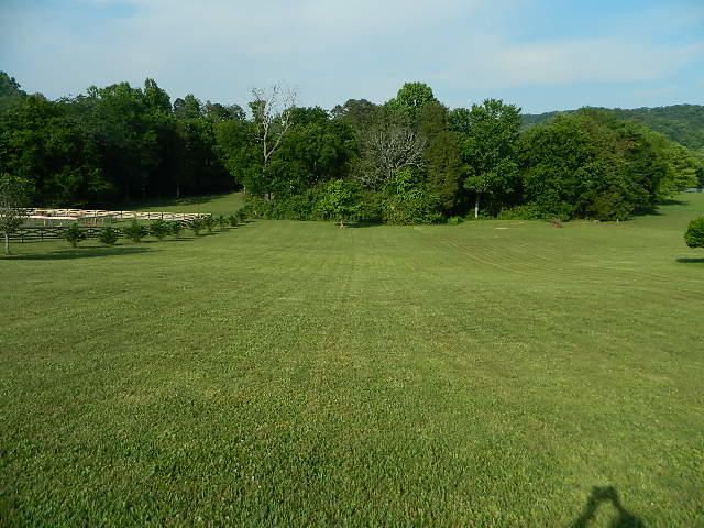 205 Montgomery View Dr, Harriman, TN 37748