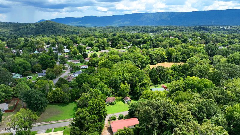205 N Iowa Ave, Etowah, TN 37331