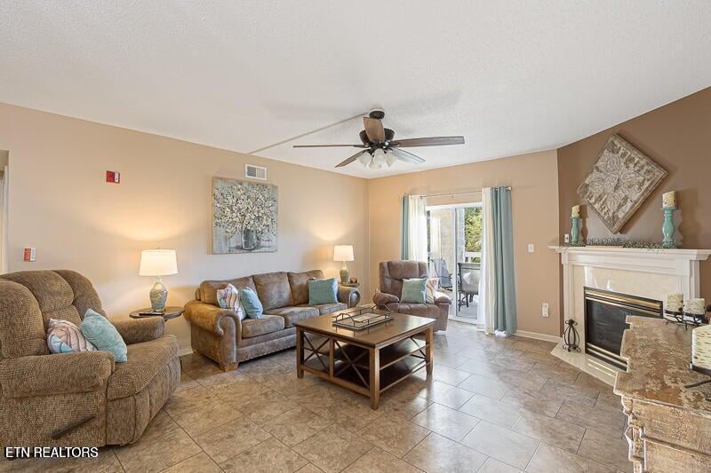 205 Ogle Dr #323, Pigeon Forge, TN 37863