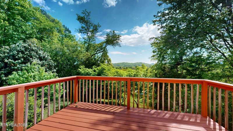 205 Vintage Ln, Clinton, TN 37716