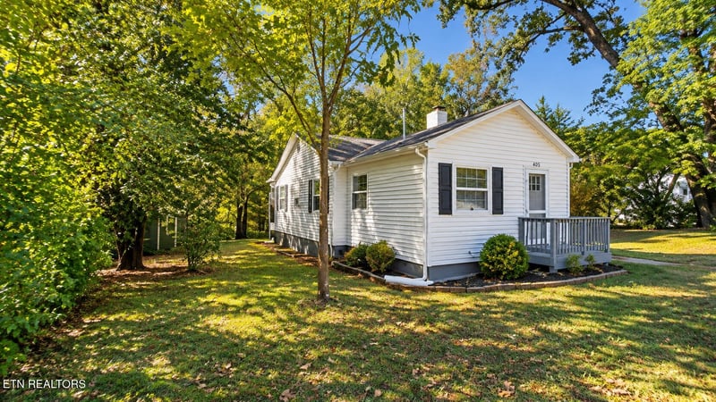205 W Fairview Rd, Oak Ridge, TN 37830