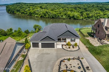 205 Waters Edge Way, Lenoir City, TN 37771