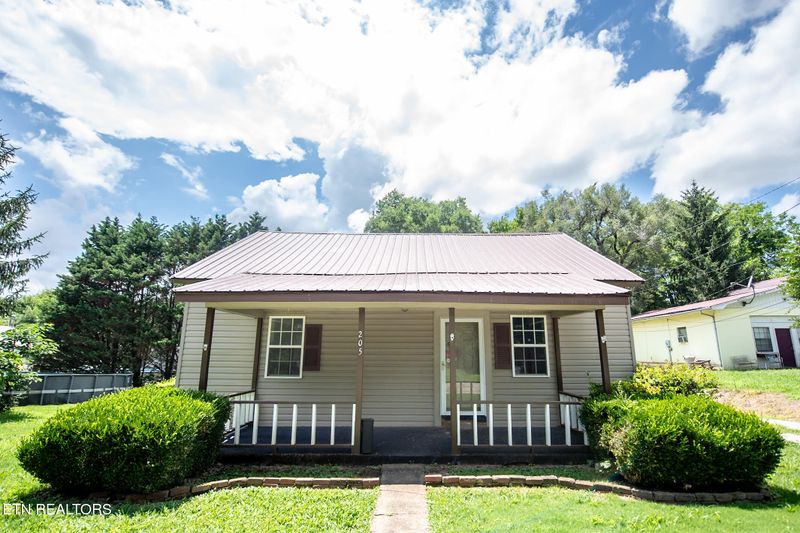 205 Williams St, Sweetwater, TN 37874