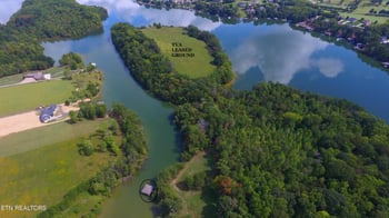 2050 E Bat Creek Rd, Vonore, TN 37885