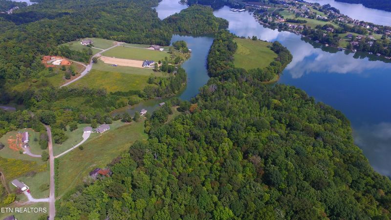 2050 E Bat Creek Rd, Vonore, TN 37885