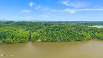 2050 Jones Bend Rd, Louisville, TN 37777