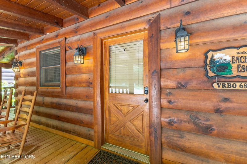 2052 Bear Haven Way, Sevierville, TN 37876